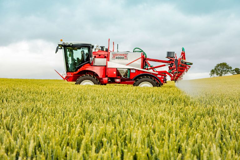 Bateman Boom Levelling (BBL) spraying system