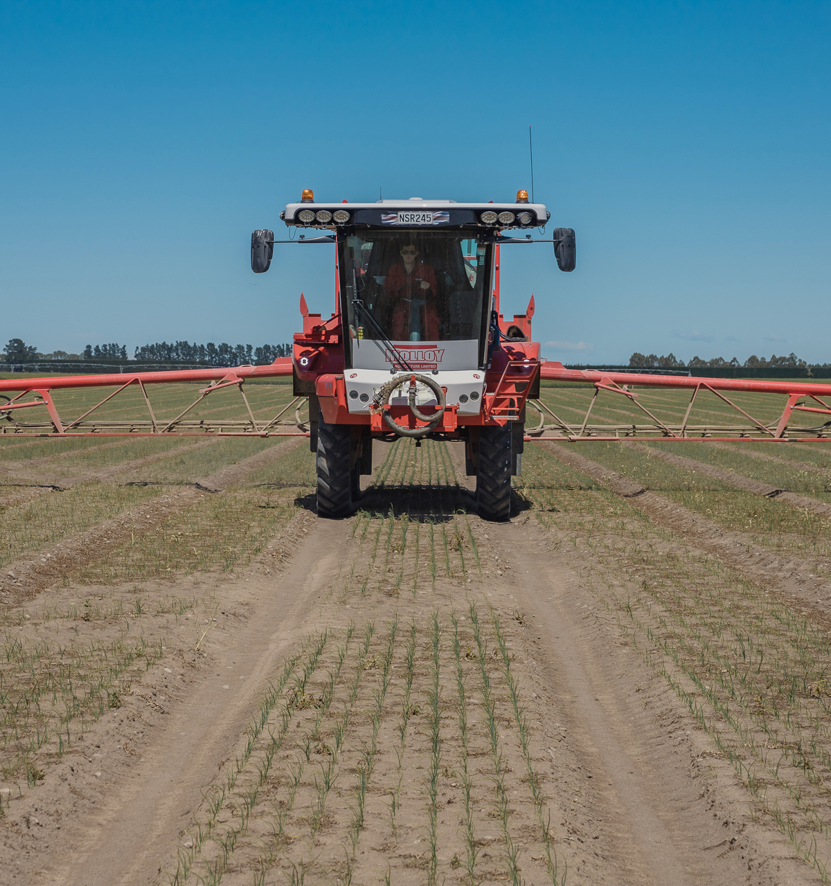 molloy agriculture bateman sprayer in the field