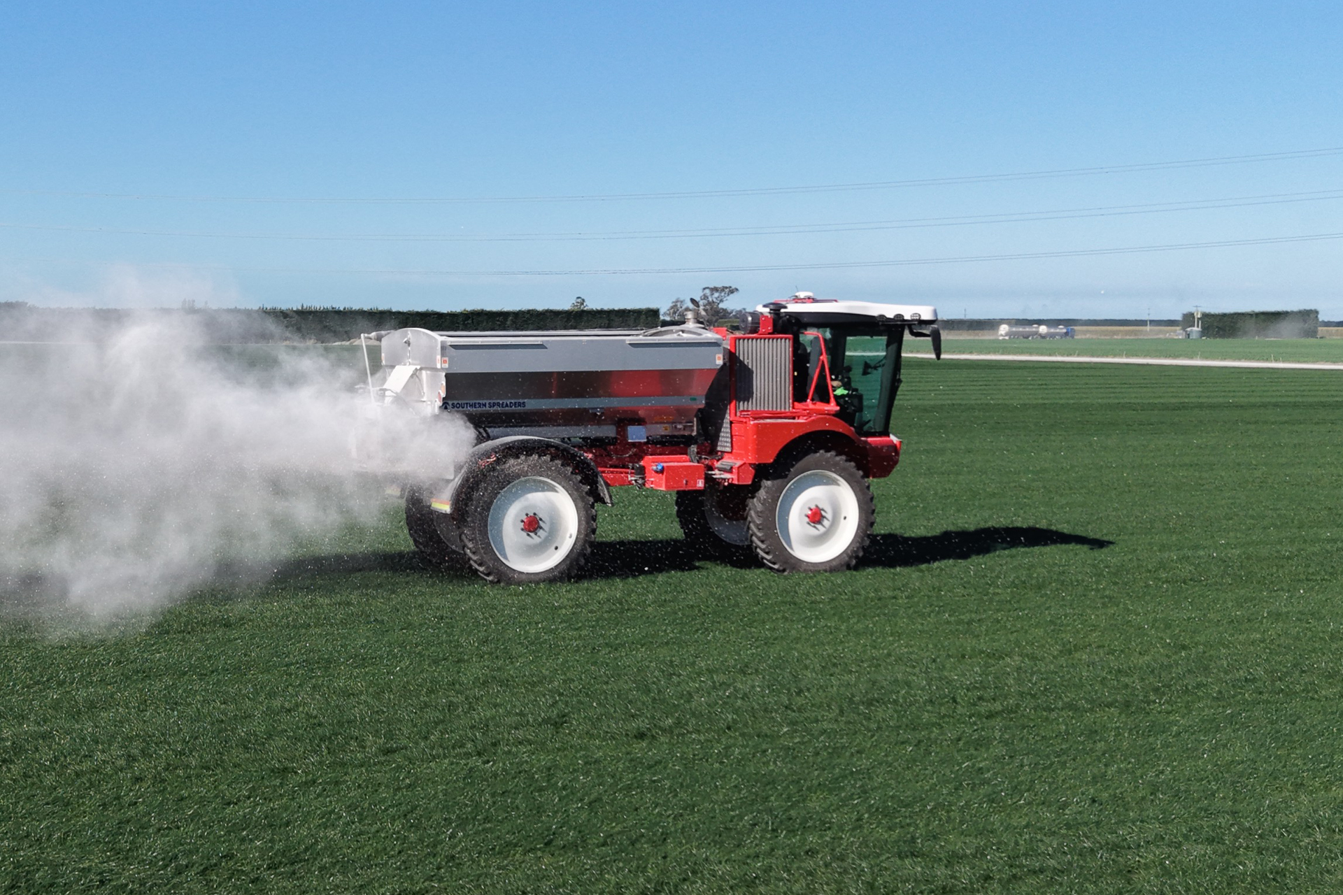 Bateman sprayer doubling as a fert spreader in New Zealand