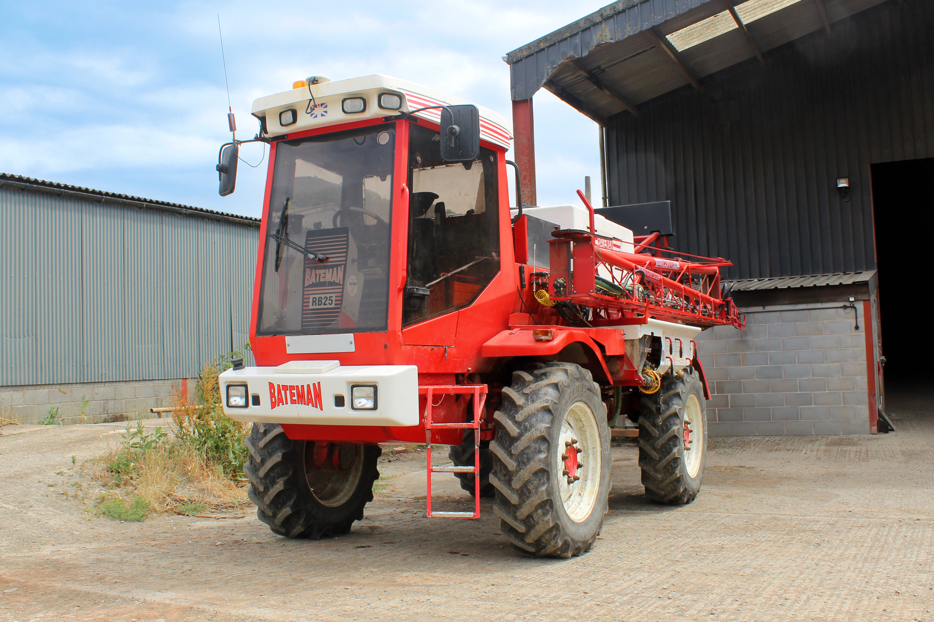 the-27-year-old-bateman-rb25-crop-sprayer