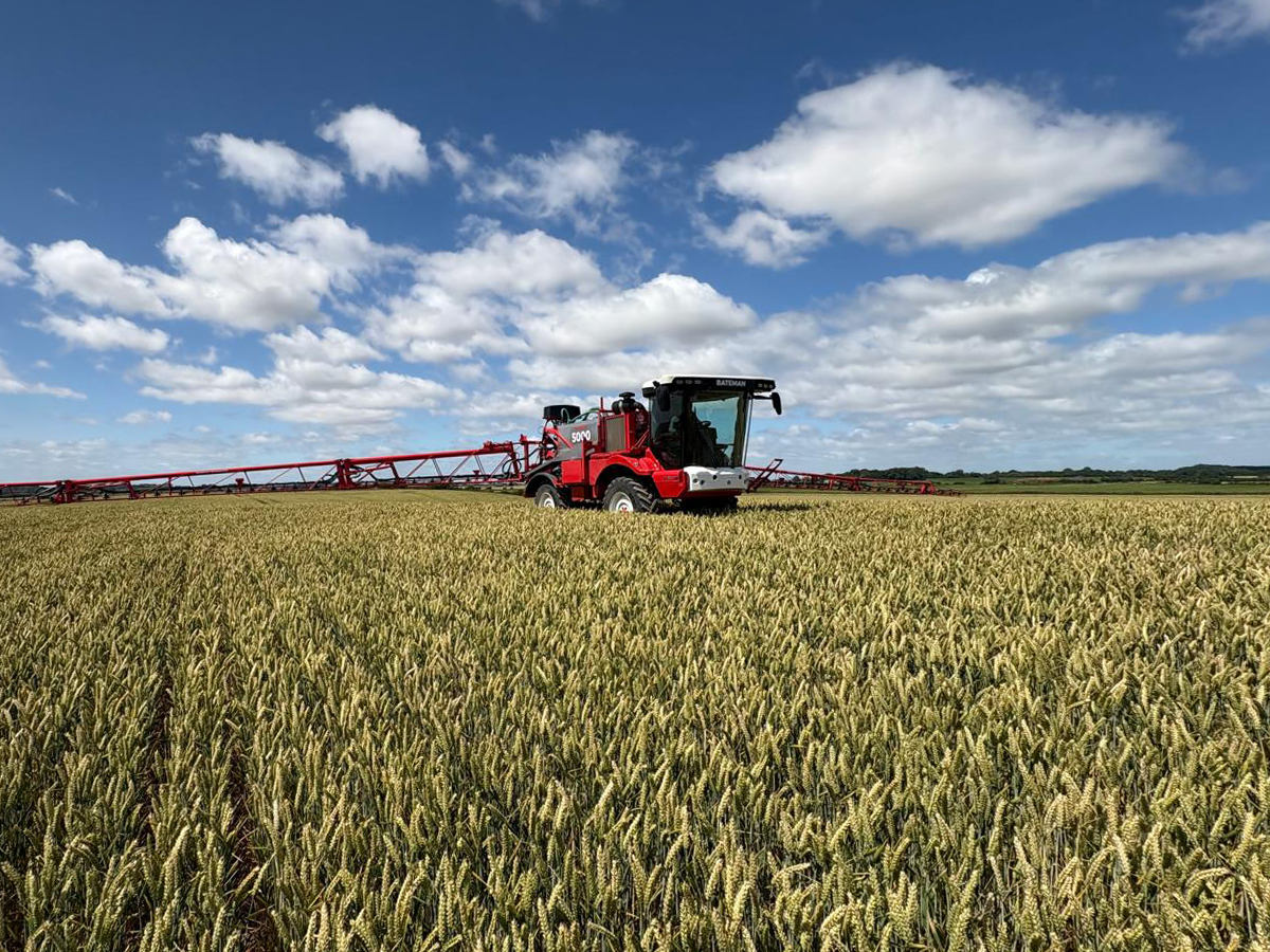 rb50-crop-sprayer-on-a-customer-demo RB50 crop sprayer on a customer demo